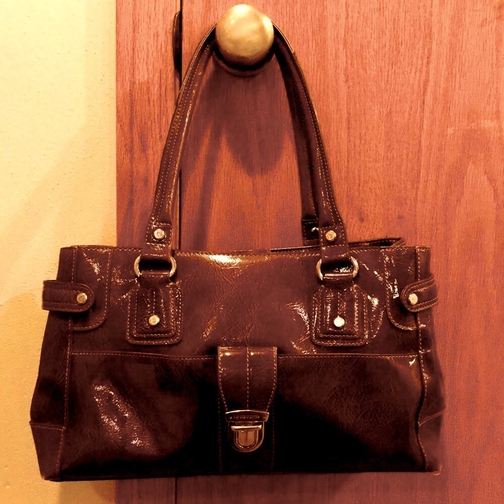 Liz Claiborne vegan maroon two handle shoulder bag handbag silver hardware VGUC